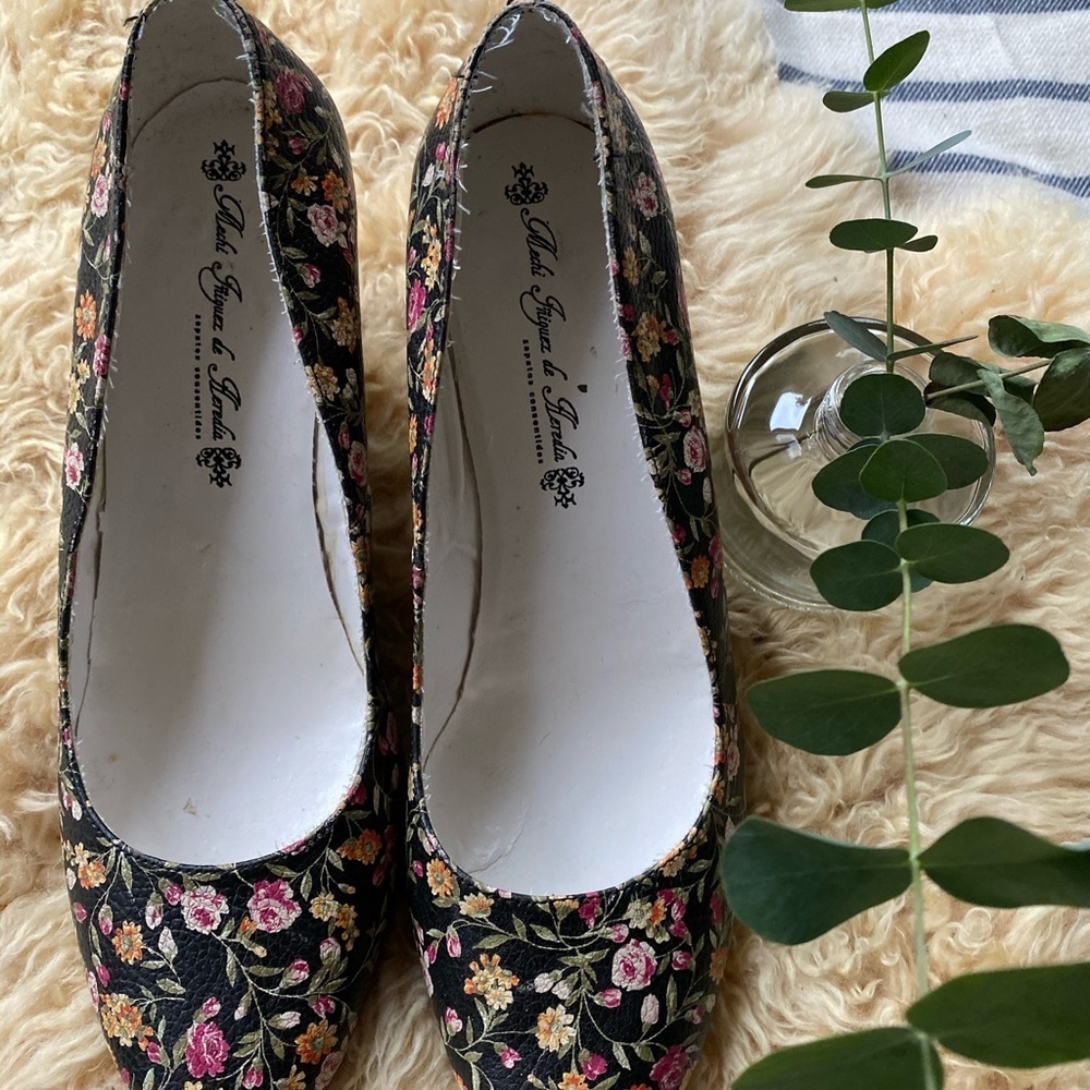 🇦🇷 Mechi 🤍 Leather/wood Wedge Heel Floral Heels - Picture 3 of 13